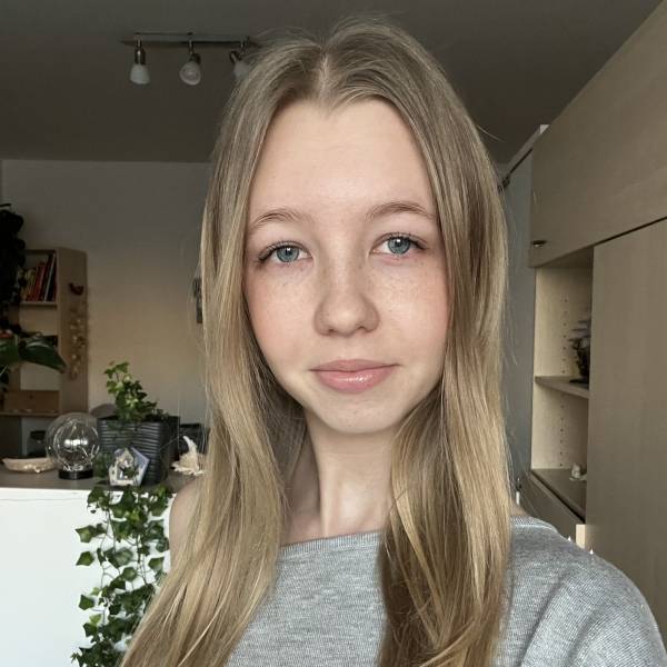 modelka s ID 0402NVMJVV p017