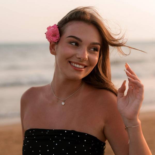 modelka s ID 0402O3UYDT p017