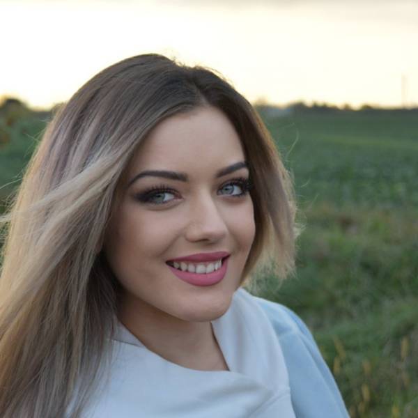 modelka s ID 0402O7AP3F p017