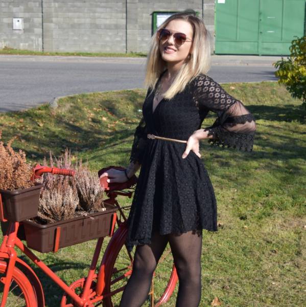 modelka s ID 0402O7AP3F p018