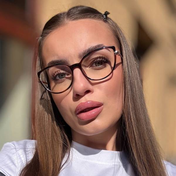 modelka s ID 0402O9SV8A p016