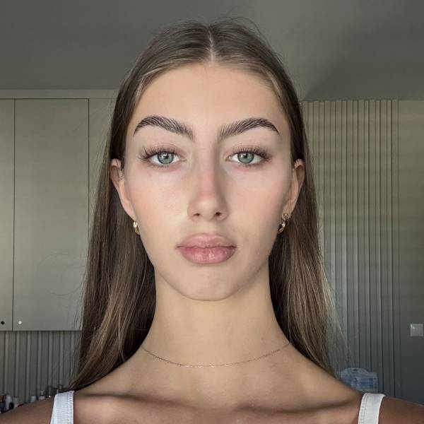 modelka s ID 0402OLJN8C p016