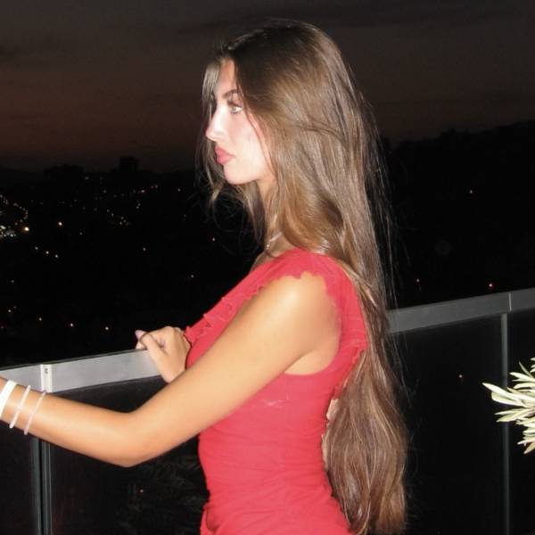 modelka s ID 0402OLJN8C p019