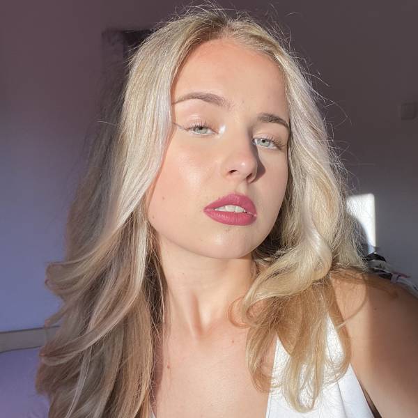 modelka s ID 0402OTHTK8 p016