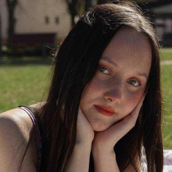 modelka s ID 0402P7Z2TV p016