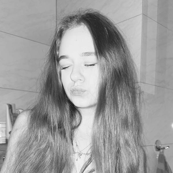 modelka s ID 0402PALYBG p019