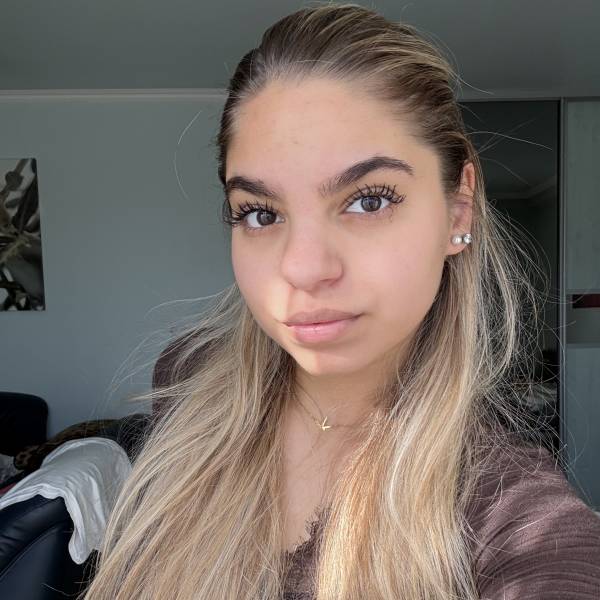 modelka s ID 0402PGUSSU p019