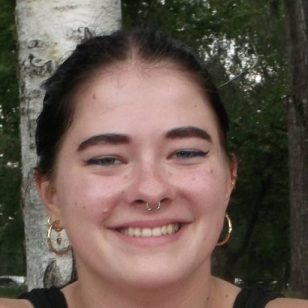 modelka s ID 0402POEBEM p017