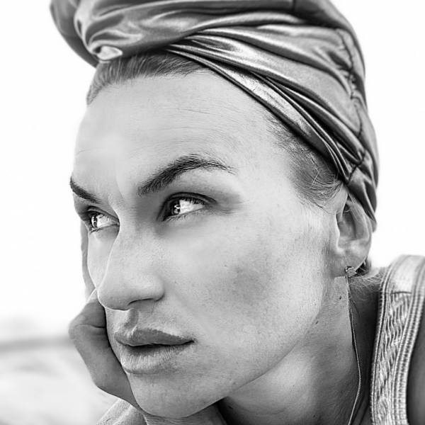 modelka s ID 0402PT6XN8 p018