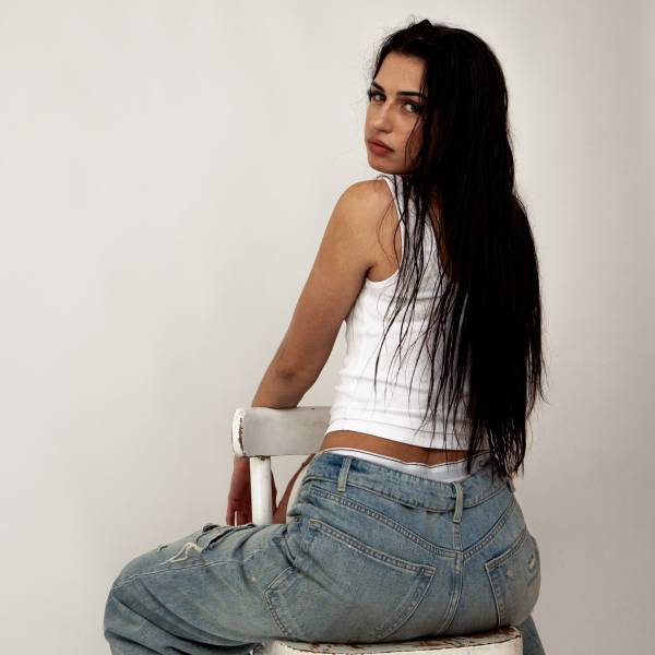 modelka s ID 0402PWGLV2 p017