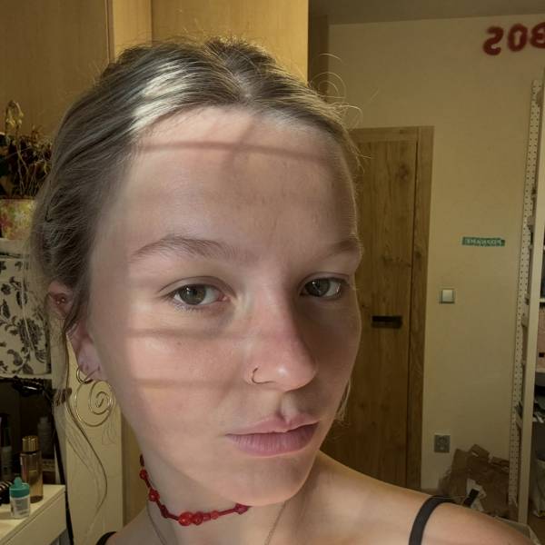 modelka s ID 0402PX8E5F p016