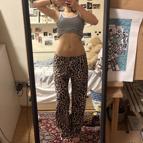 modelka s ID 0402PX8E5F p018