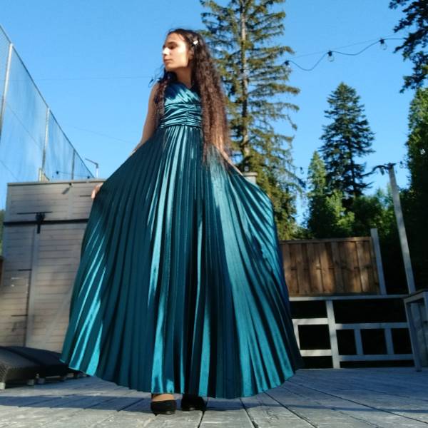 modelka s ID 0402Q275UM p018