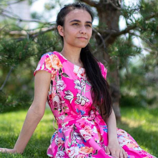 modelka s ID 0402Q275UM p019