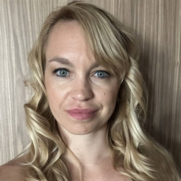 modelka s ID 0402Q4B0RI p016