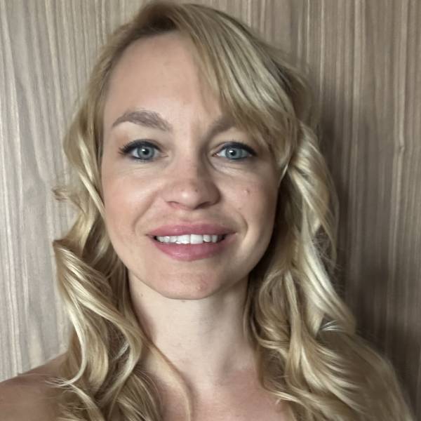 modelka s ID 0402Q4B0RI p017