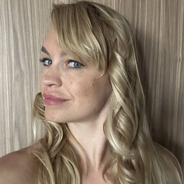 modelka s ID 0402Q4B0RI p019