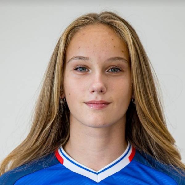 modelka s ID 0402Q683SW p016