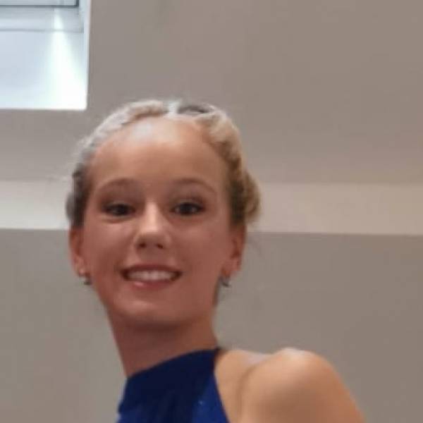 modelka s ID 0402Q683SW p017