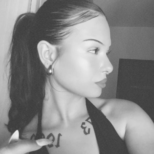 modelka s ID 0402Q73LXE p019