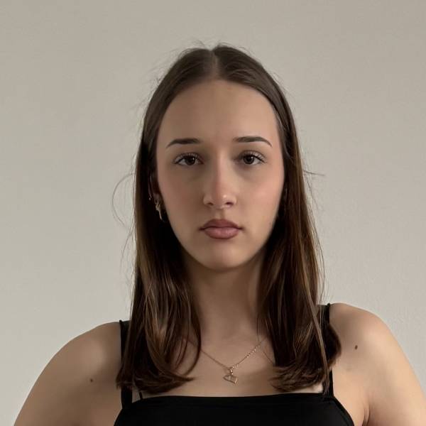 modelka s ID 0402QCJE6N p016