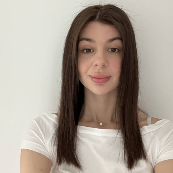 modelka s ID 0402QIJIRR p017