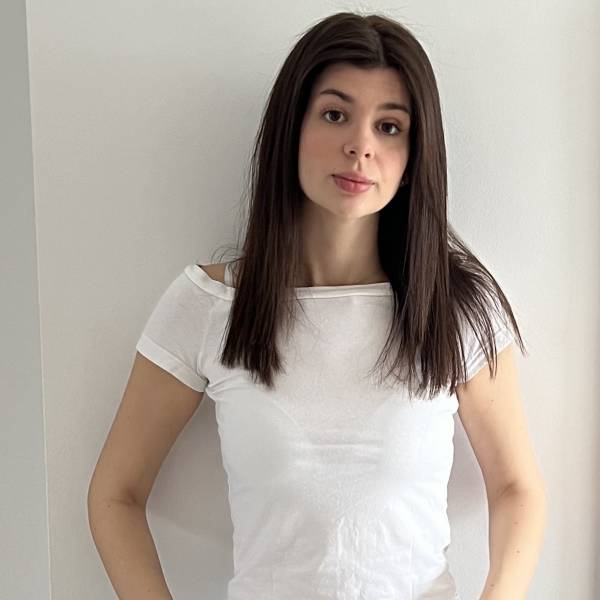 modelka s ID 0402QIJIRR p018