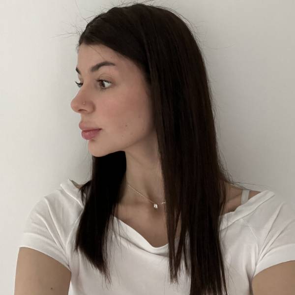 modelka s ID 0402QIJIRR p019