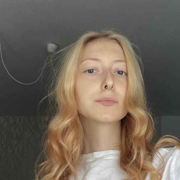 modelka s ID 0402QRH9C4 p016