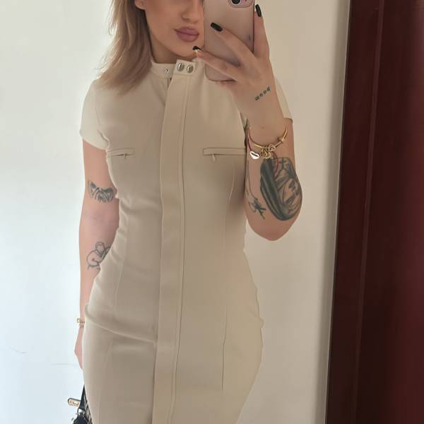 modelka s ID 0402R0HKHQ p018