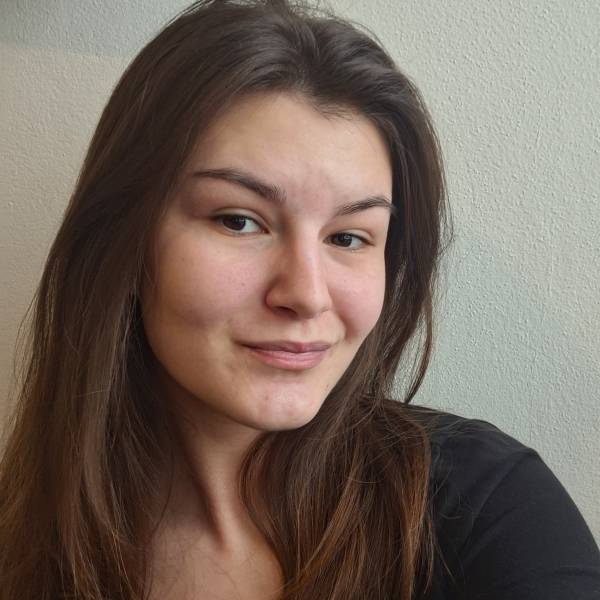 modelka s ID 0402RH7Y3V p017