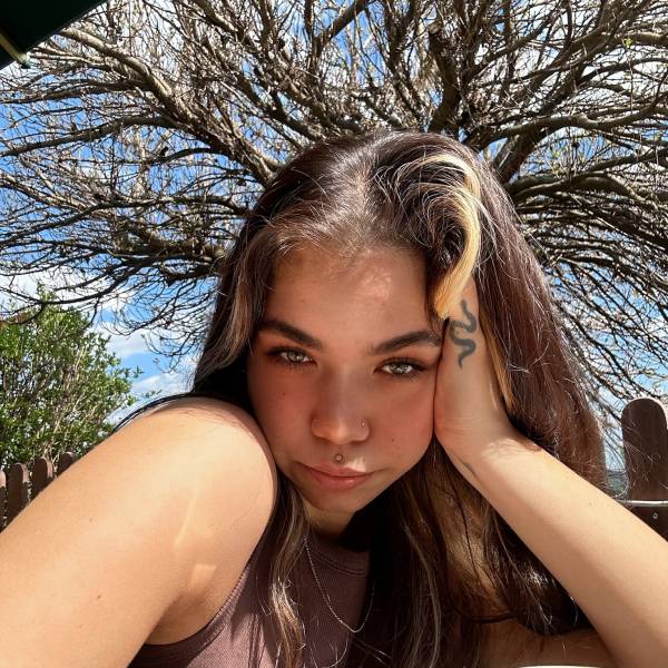 modelka s ID 0402RV4JPY p016