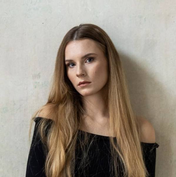 modelka s ID 0402RVPD48 p016