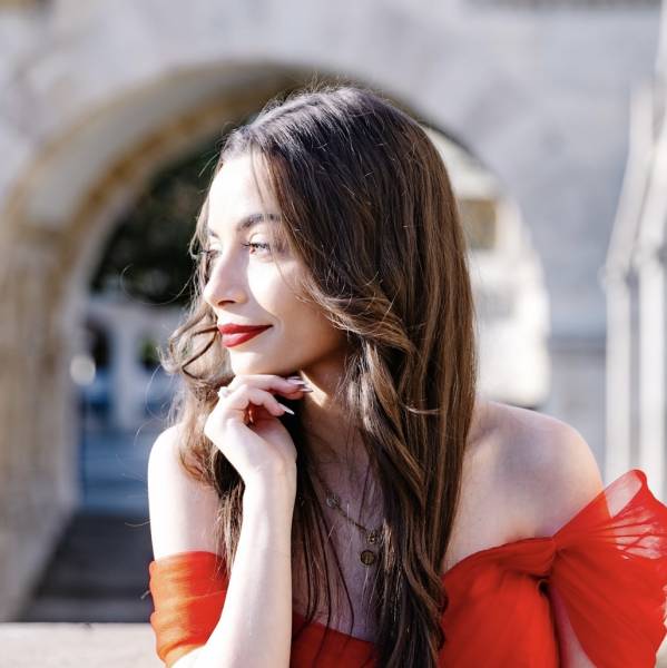 modelka s ID 0402RXWMNH p017