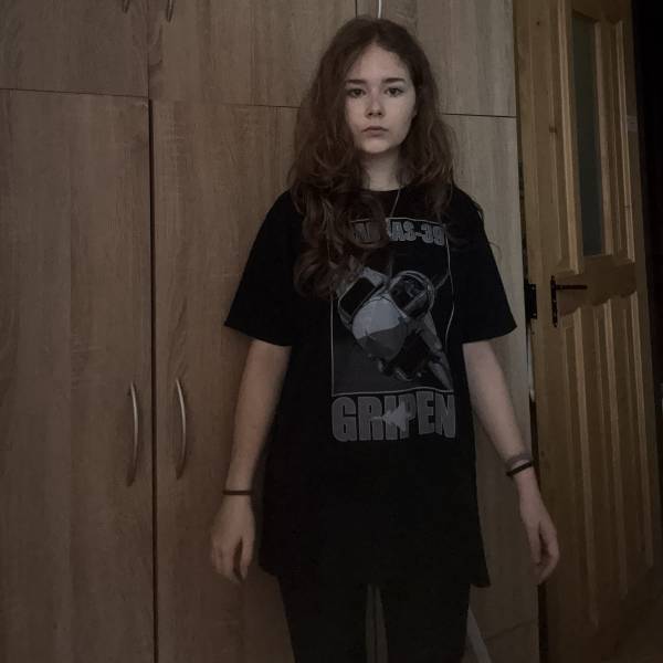 modelka s ID 0402S0Q4BD p018