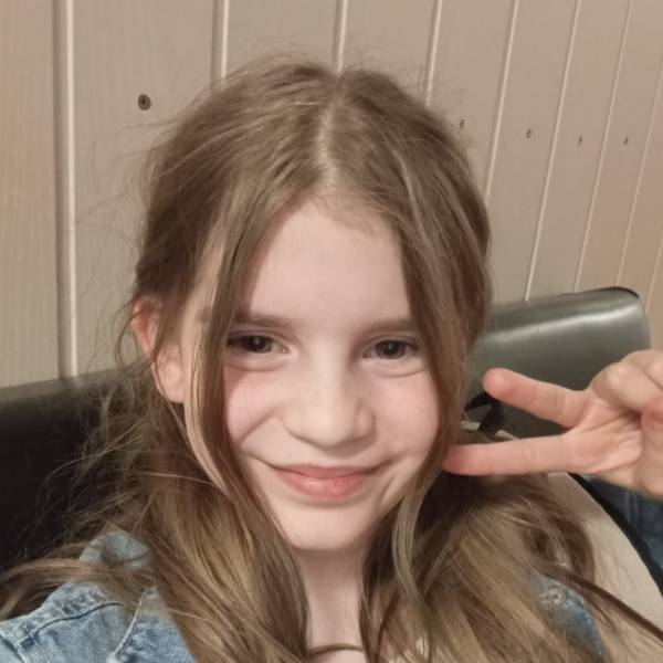 modelka s ID 0402SCSUIO p017