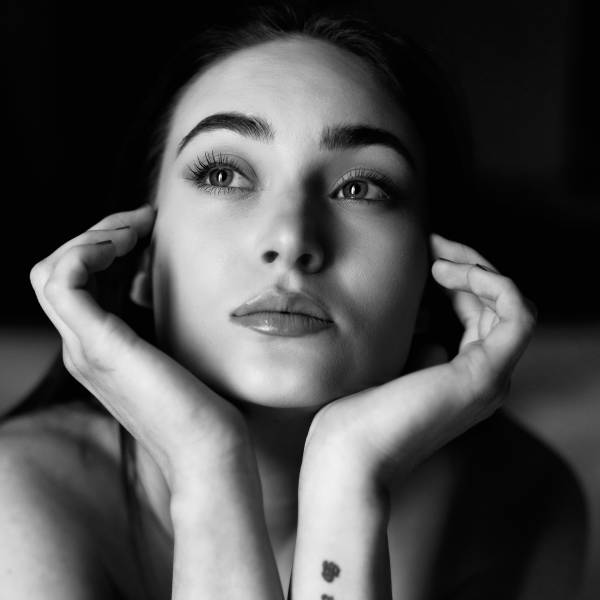 modelka s ID 0402SMJEF6 p016