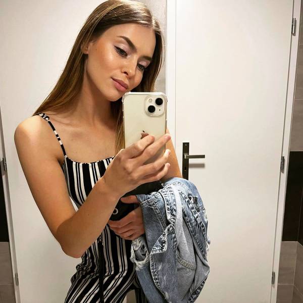 modelka s ID 0402T7LC4W p018