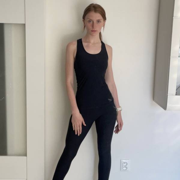 modelka s ID 0402TEUZGT p018