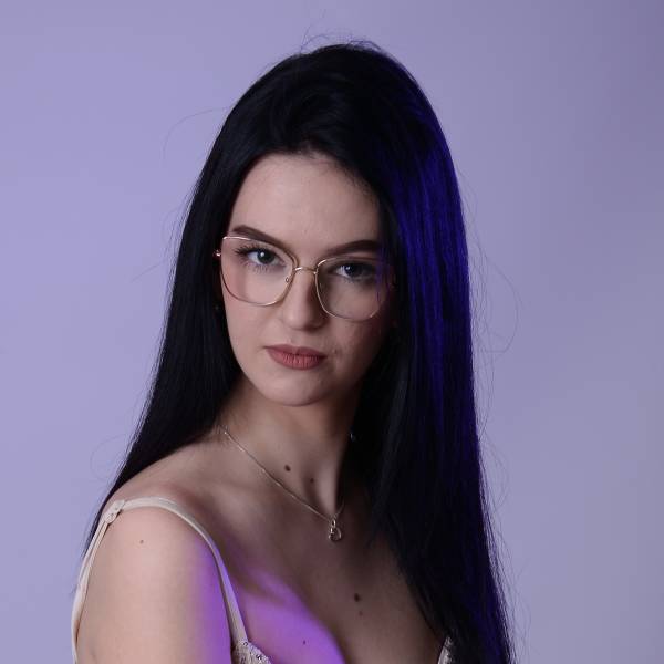 modelka s ID 0402TI7IIB p016