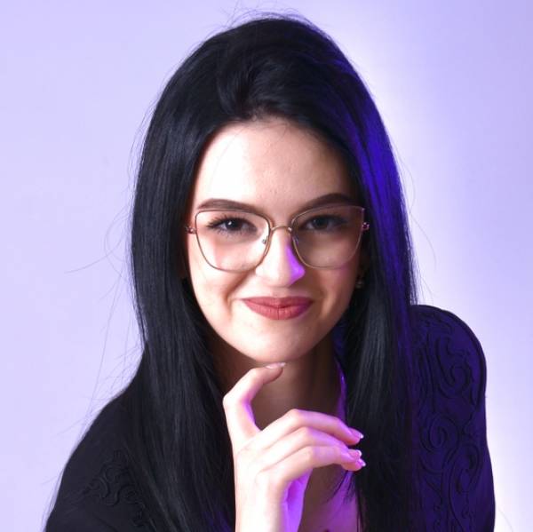 modelka s ID 0402TI7IIB p017