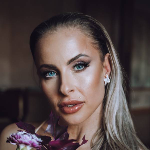 modelka s ID 0402TMPNGI p016