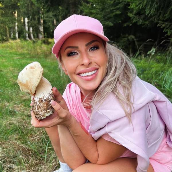 modelka s ID 0402TMPNGI p017