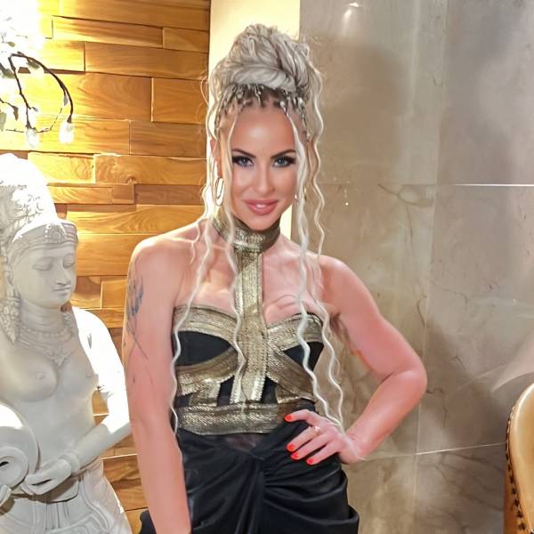 modelka s ID 0402TMPNGI p018