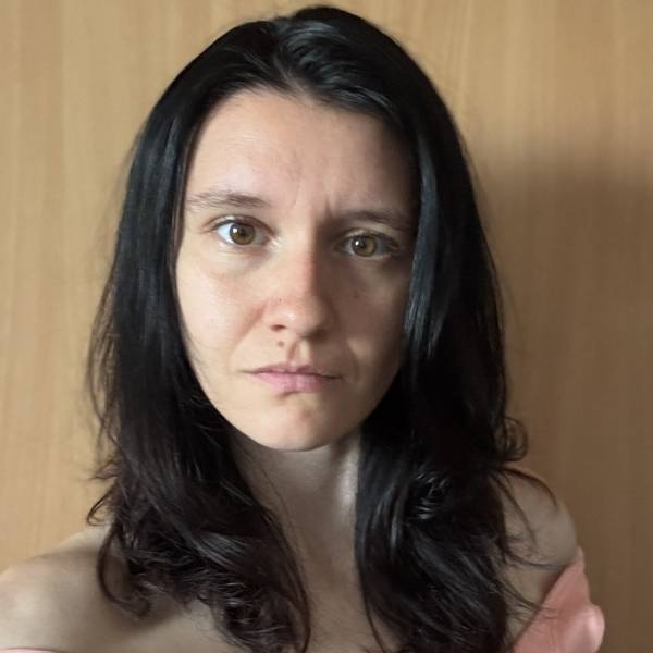 modelka s ID 0402TRZ3L6 p016