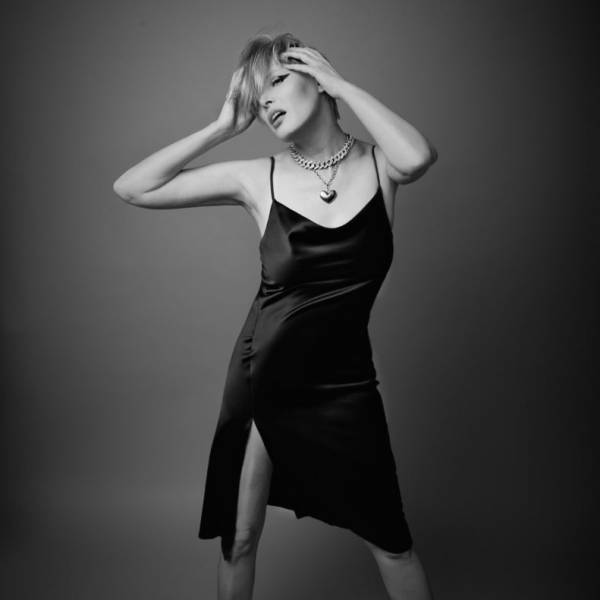 modelka s ID 0402TYPM8X p018