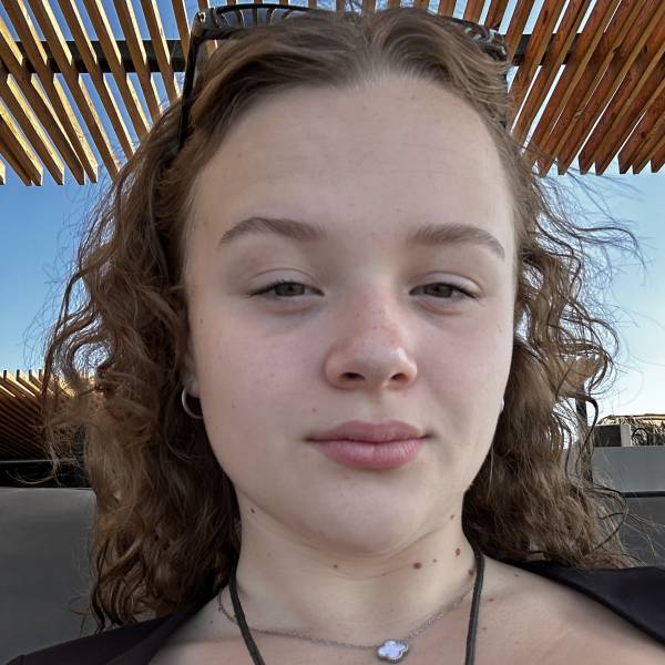 modelka s ID 0402U2JWXS p016