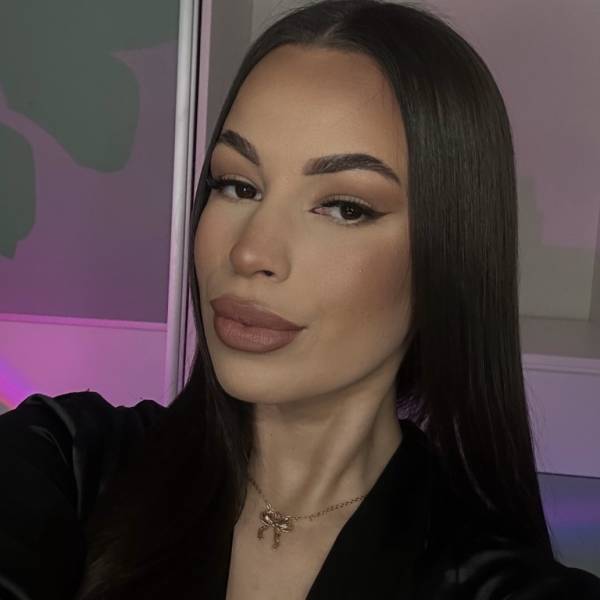 modelka s ID 0402UDEFKS p016