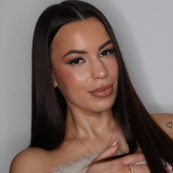 modelka s ID 0402UDEFKS p017