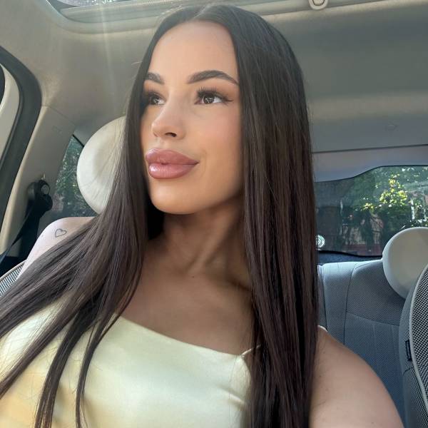 modelka s ID 0402UDEFKS p019